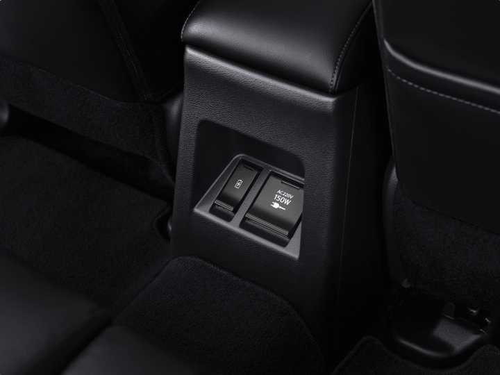 new-pajero-sport-interior01.jpg