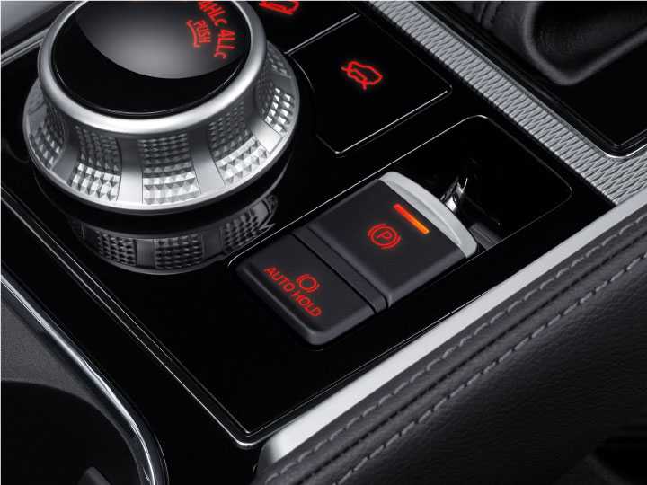 new-pajero-sport-interior012.jpg