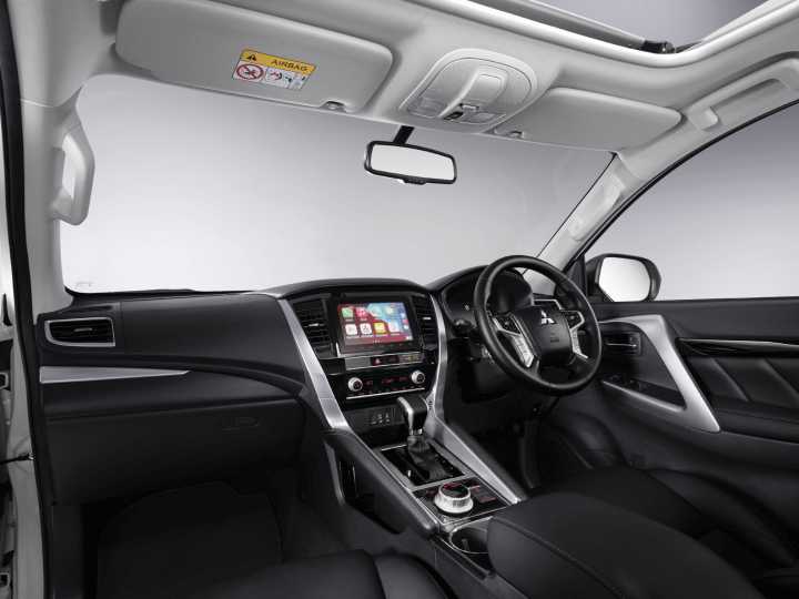 new-pajero-sport-interior07.jpg